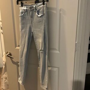 Amazing Pistola brand light distressed skinny jeans NWOT